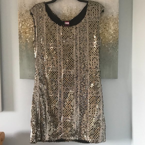 🇮🇹 Save the Queen Sequined Dress (NWT) - Picture 1 of 16